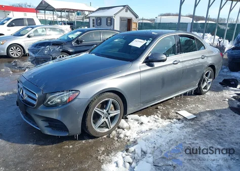 2017 Mercedes-Benz E 300 4Matic z USA, uszkodzony, nr VIN WDDZF4KB1HA230251
